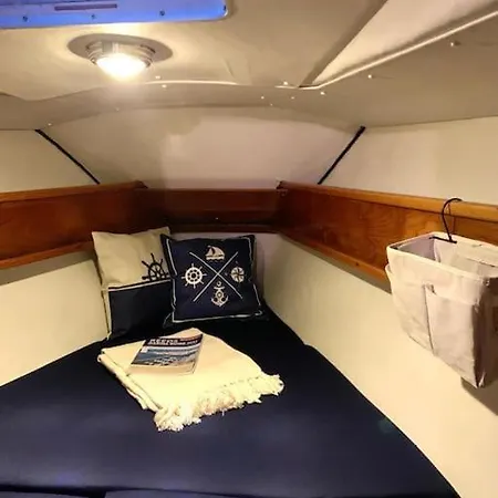 Tiny B Is Waiting For You! 船屋 *