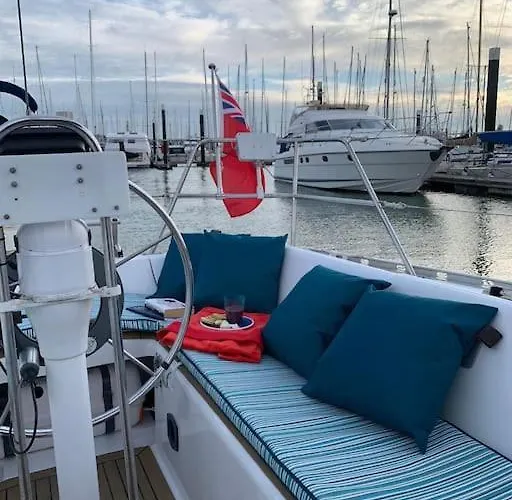 Botel Tiny B Is Waiting For You!