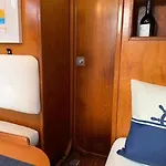 Tiny B Is Waiting For You! Botel